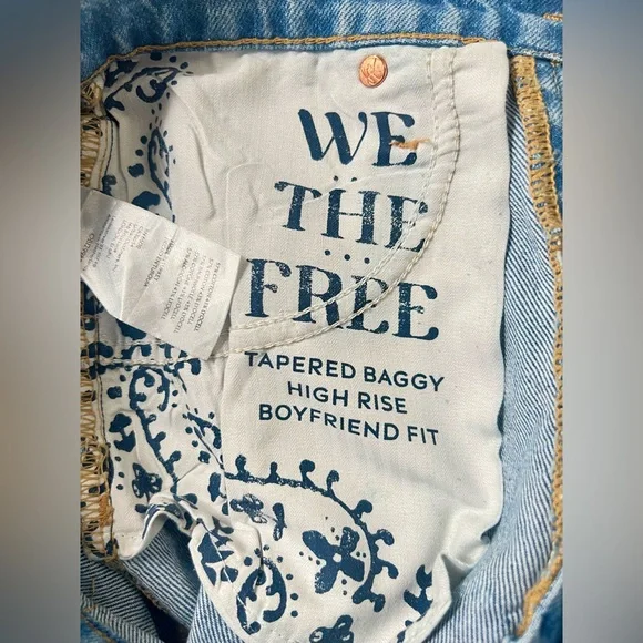 We The Free Light Blue Distressed Boyfriend Jeans Free People size 26 - Picture 12 of 13